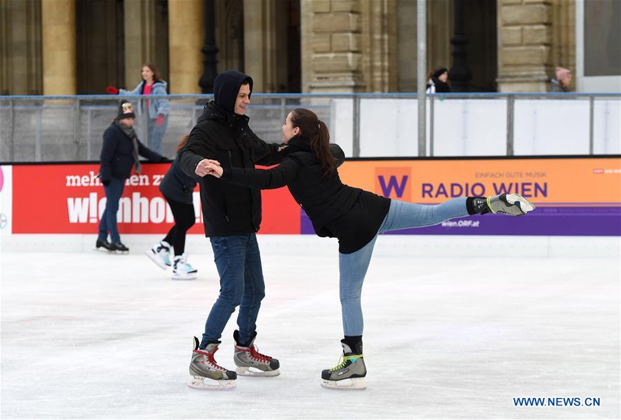 AUSTRIA-VIENNA-VALENTINE'S DAY-SKATING