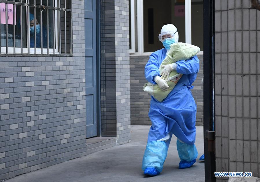 CHINA-SHAANXI-XI'AN-CORONAVIRUS PATIENT-BIRTH-INFANT WITH NO INFECTION-HOSPITAL DISCHARGE (CN)