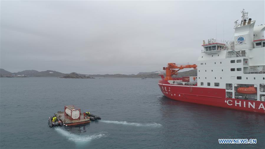 (EyesonSci)CHINA-XUELONG 2-ANTARCTIC EXPEDITION-THE GREAT WALL STATION-UNLOADING