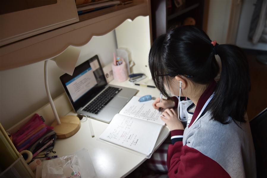 CHINA-BEIJING-SCHOOL STUDENTS-ONLINE COURSE (CN)