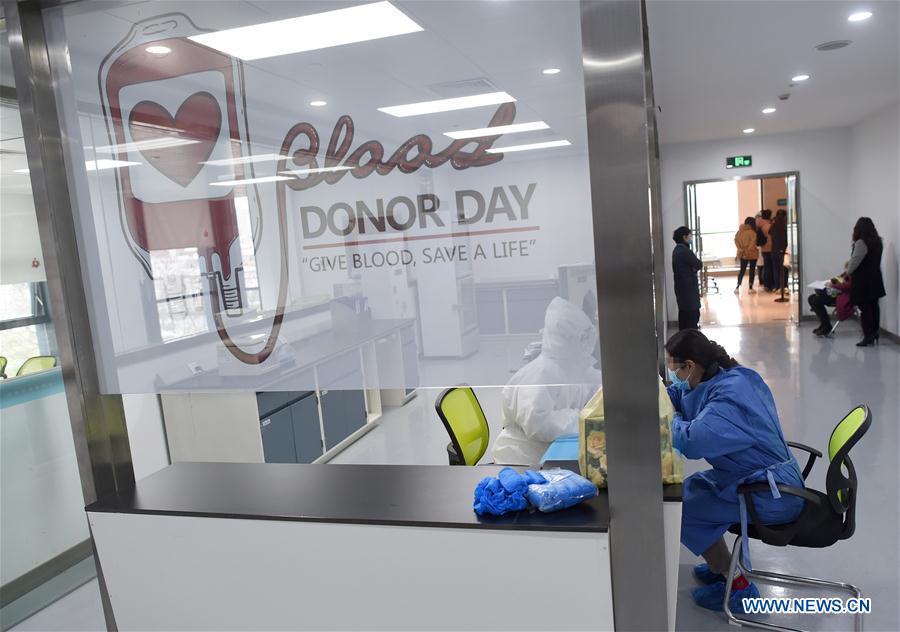 CHINA-ZHEJIANG-HANGZHOU-RECOVERED CORONAVIRUS PATIENT-PLASMA-DONATION (CN)