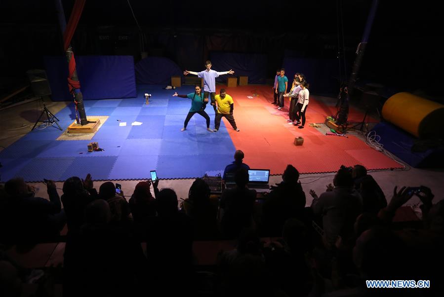 MIDEAST-RAMALLAH-CIRCUS-EXPERIMENTAL SHOW
