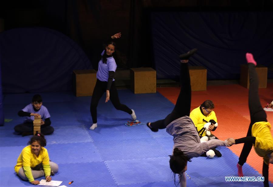 MIDEAST-RAMALLAH-CIRCUS-EXPERIMENTAL SHOW