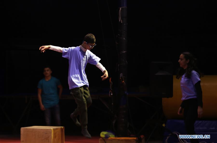 MIDEAST-RAMALLAH-CIRCUS-EXPERIMENTAL SHOW
