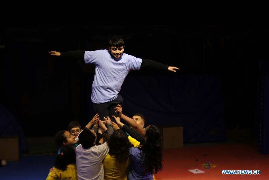 MIDEAST-RAMALLAH-CIRCUS-EXPERIMENTAL SHOW