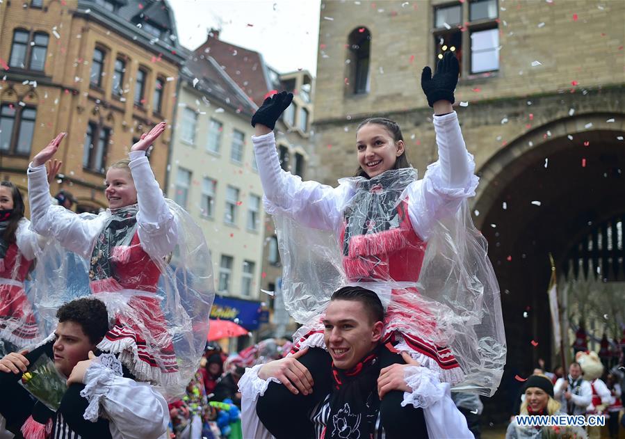 GERMANY-COLOGNE-CARNIVAL-ROSE MONDAY PARADE