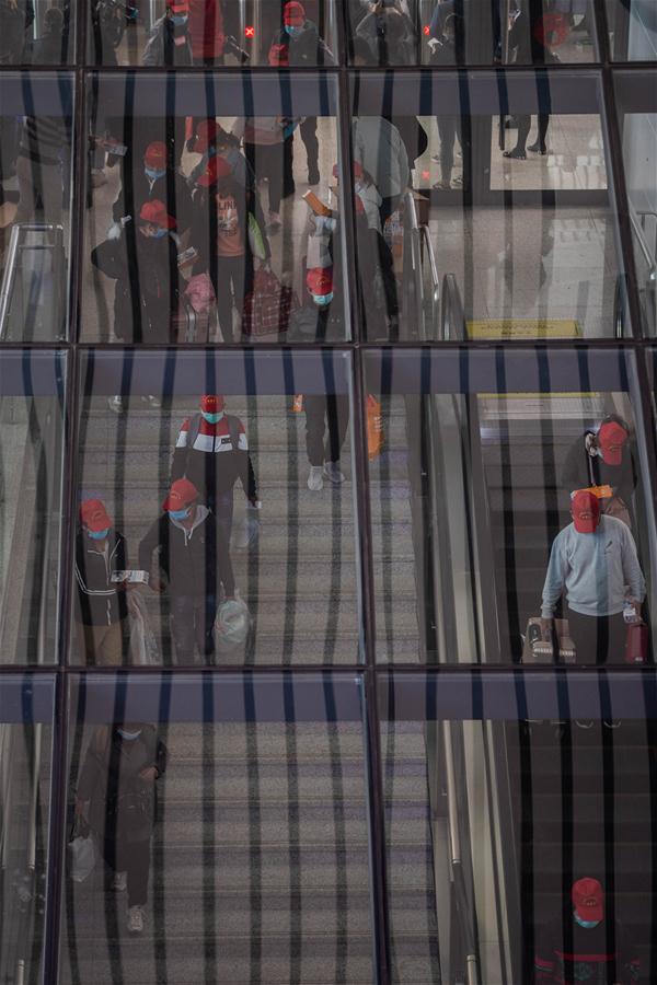 CHINA-YUNNAN-NOVEL CORONAVIRUS-CUSTOMIZED TRAIN-RETURN TO WORK (CN)