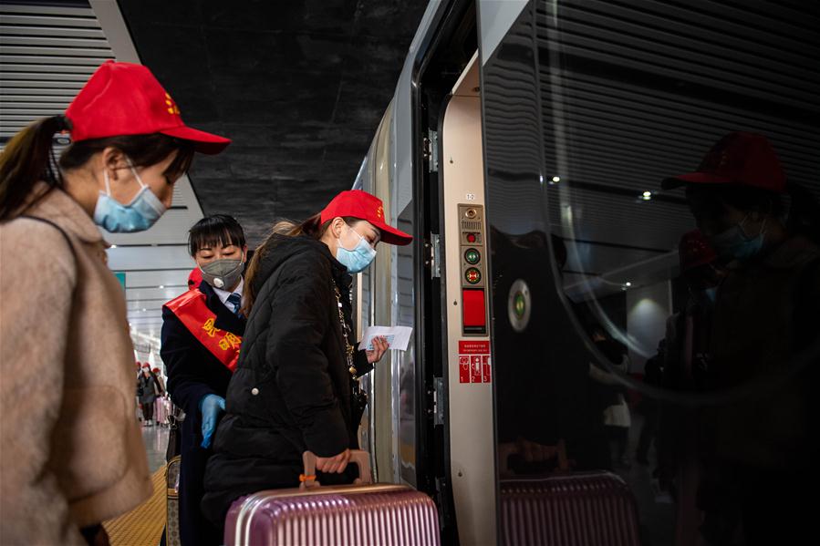 CHINA-YUNNAN-NOVEL CORONAVIRUS-CUSTOMIZED TRAIN-RETURN TO WORK (CN)