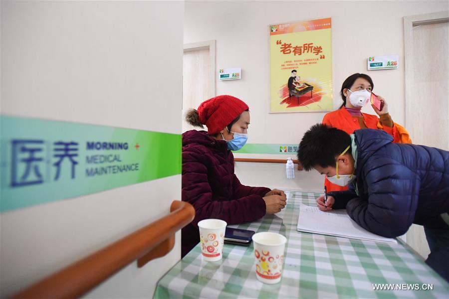 CHINA-CHANGSHA-VOLUNTEER-BARBER(CN)