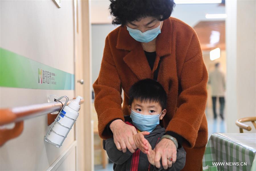 CHINA-CHANGSHA-VOLUNTEER-BARBER(CN)
