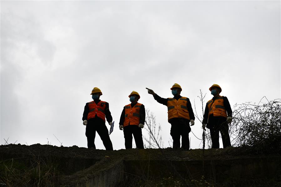 CHINA-GUIZHOU-GUIYANG-RAILWAY-WATER SUPPLY-WORKER (CN)