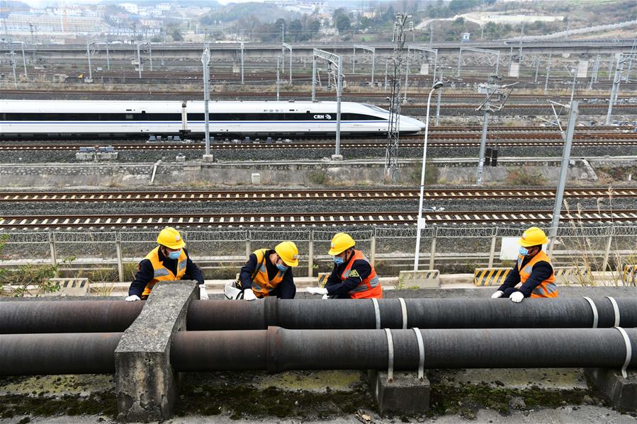 CHINA-GUIZHOU-GUIYANG-RAILWAY-WATER SUPPLY-WORKER (CN)