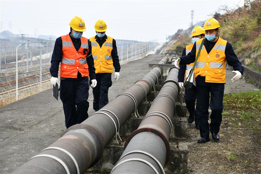 CHINA-GUIZHOU-GUIYANG-RAILWAY-WATER SUPPLY-WORKER (CN)
