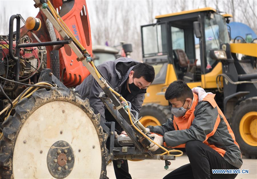 CHINA-HEBEI-AGRICULTURAL MACHINERY-SPRING PLOUGHING (CN)