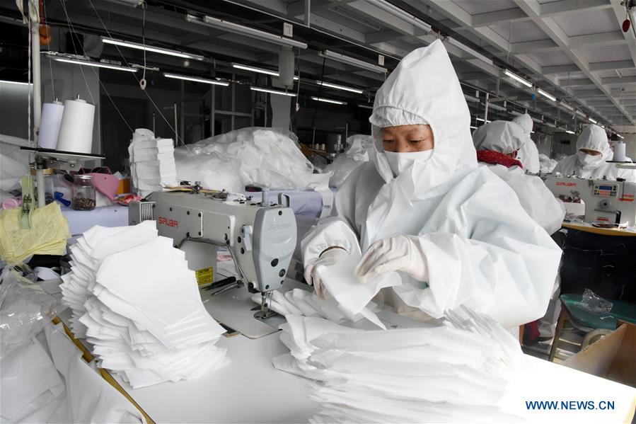 CHINA-QINGDAO-GARMENT FACTORY-PRODUCTION-CHANGE (CN)