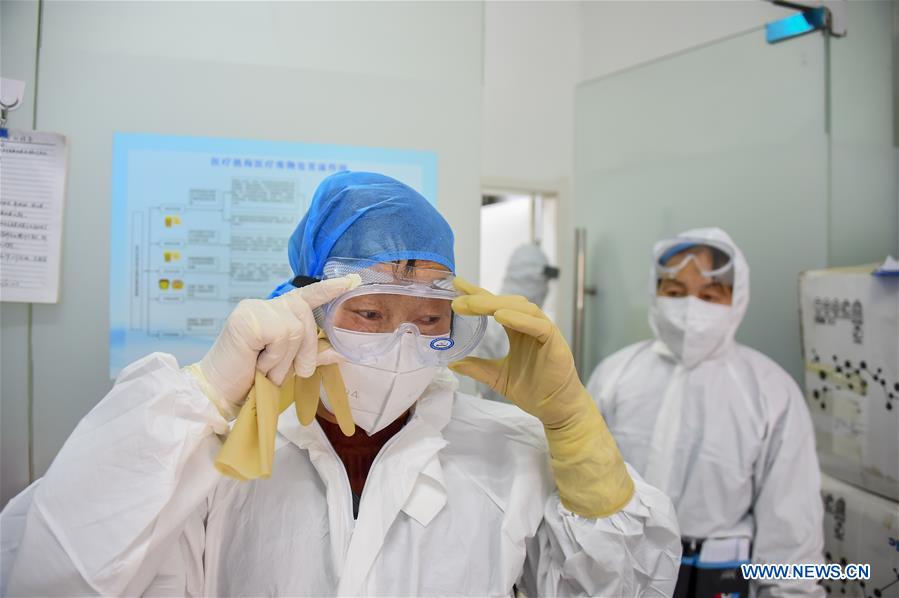 CHINA-HUBEI-XIAOGAN-SANITATION WORKERS IN HOSPITALS (CN)