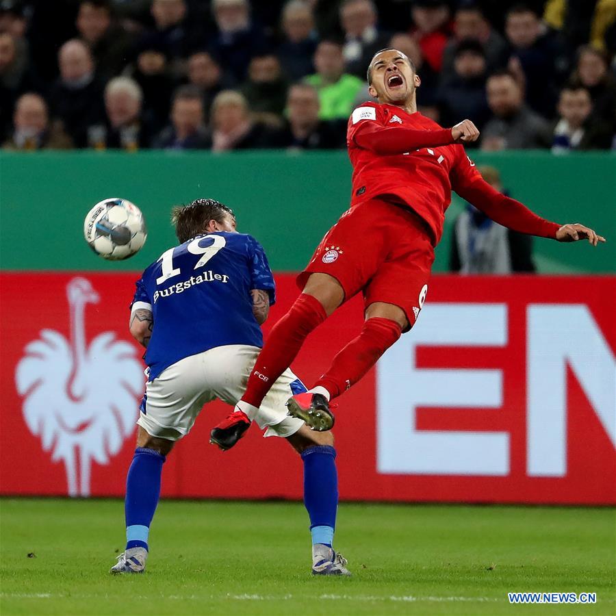 (SP)GERMANY-GELSENKIRCHEN-FOOTBALL-GERMAN CUP-SCHALKE 04 VS BAYERN MUNICH