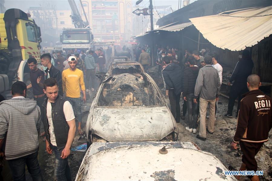 MIDEAST-GAZA-REFUGEE CAMP-FIRE