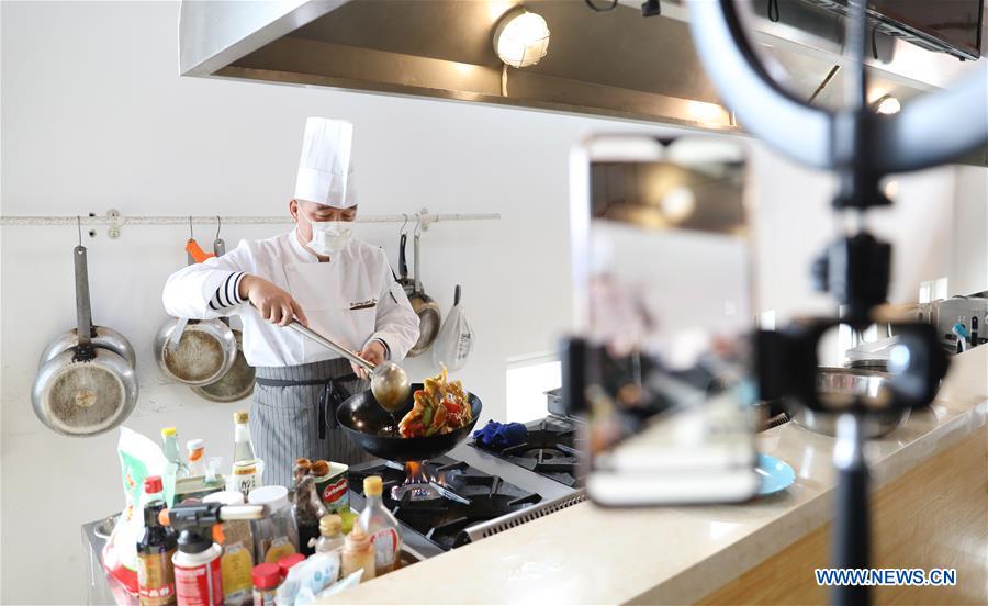 XINHUA PHOTOS OF THE DAY