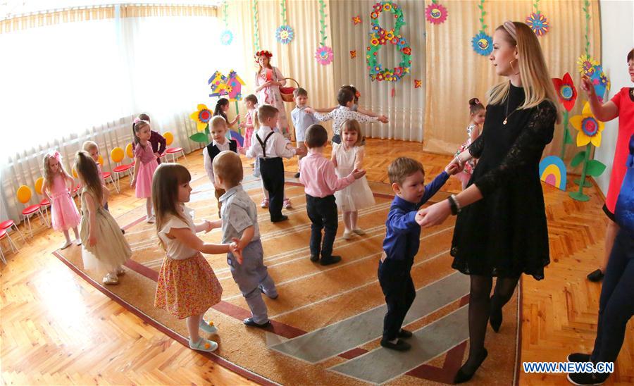 BELARUS-MINSK-CHILDREN-INTERNATIONAL WOMEN'S DAY