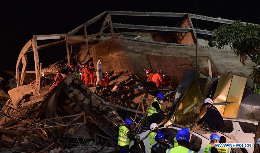 (SPOT NEWS)CHINA-FUJIAN-QUANZHOU-BUILDING-COLLAPSE (CN)