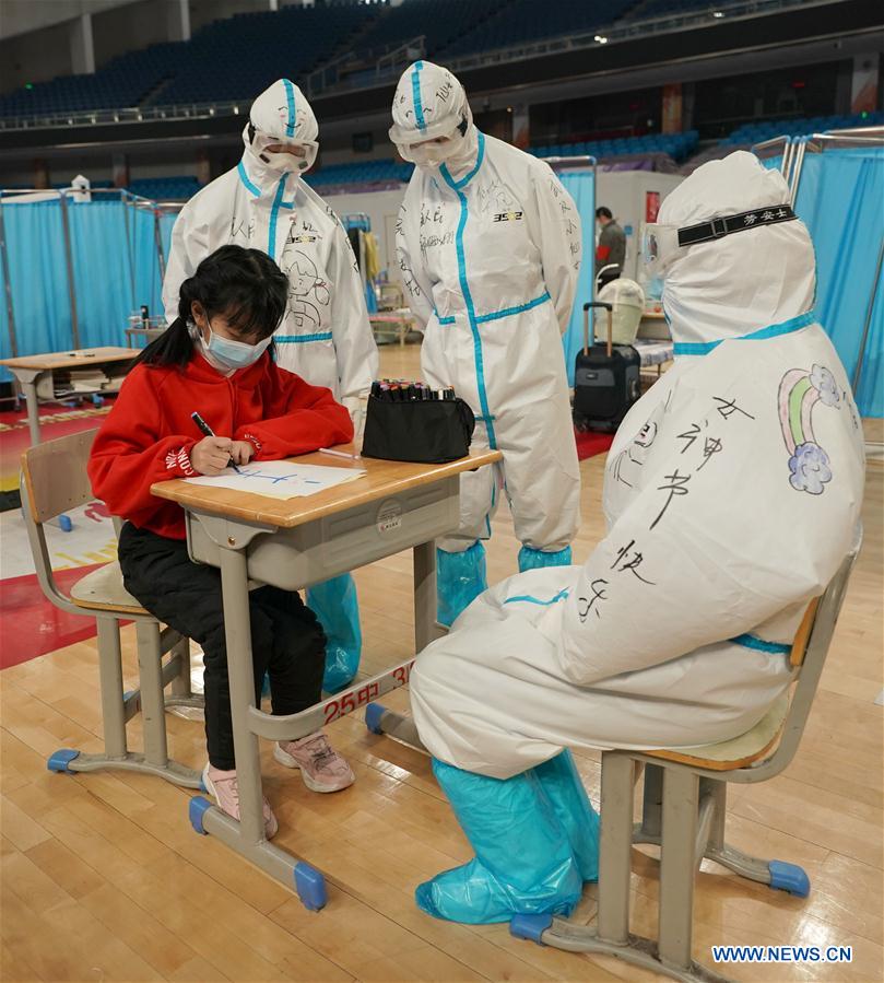 CHINA-HUBEI-WUHAN-MAKESHIFT HOSPITAL-WOMEN'S DAY-PAINTING (CN)