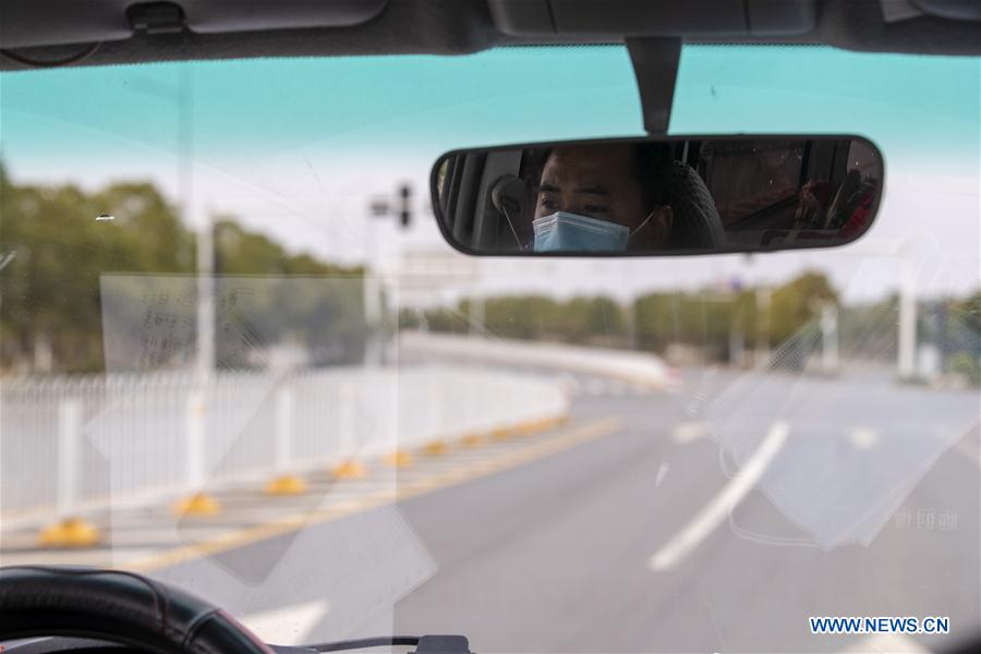 CHINA-HUBEI-WUHAN-DELIVERY MAN (CN)