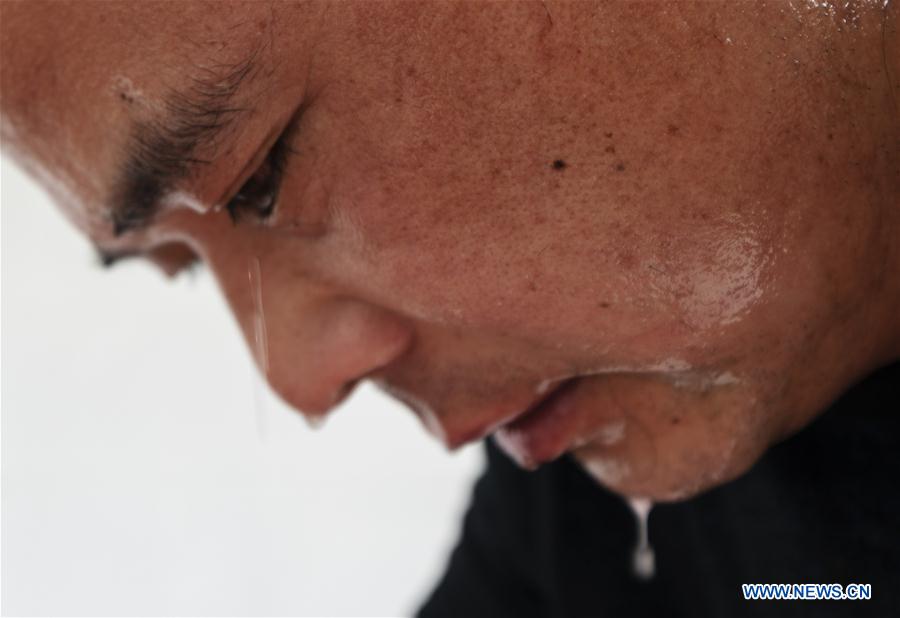 CHINA-HUBEI-WUHAN-DELIVERY MAN (CN)