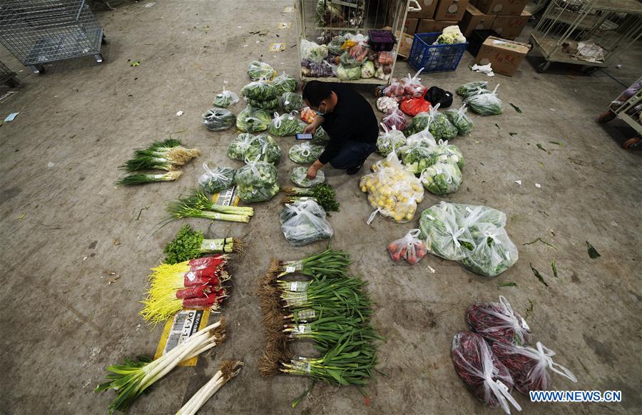 CHINA-HUBEI-WUHAN-DELIVERY MAN (CN)