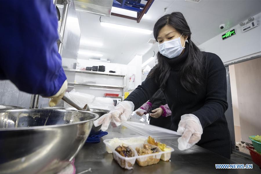 CHINA-HUBEI-WUHAN-COVID-19-WOMEN (CN)