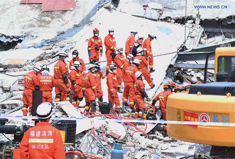 CHINA-FUJIAN-QUANZHOU-BUILDING COLLAPSE-RESCUE (CN)