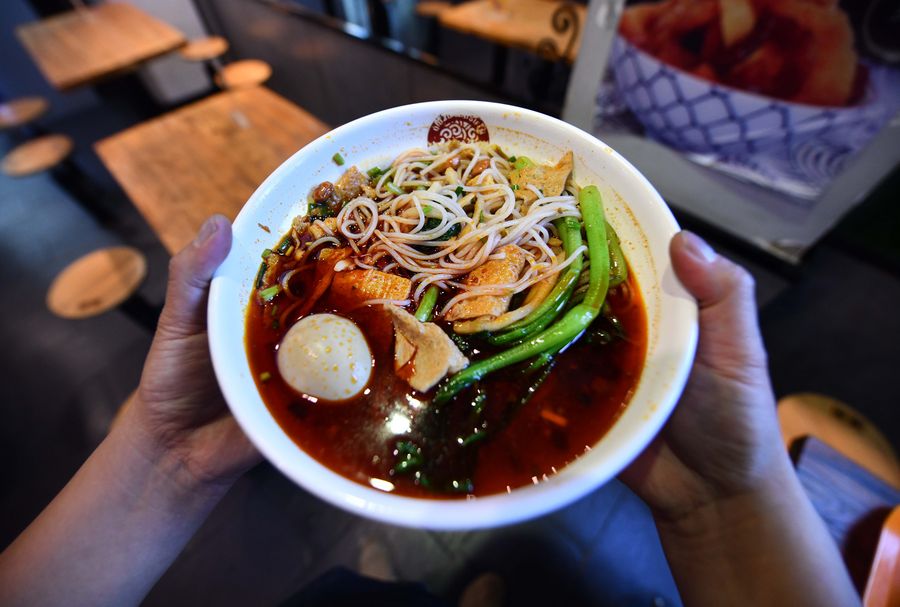 Exploring Liuzhou’s Snail Noodle Culture and Historical Roots 4 The distinctive taste of snail noodles