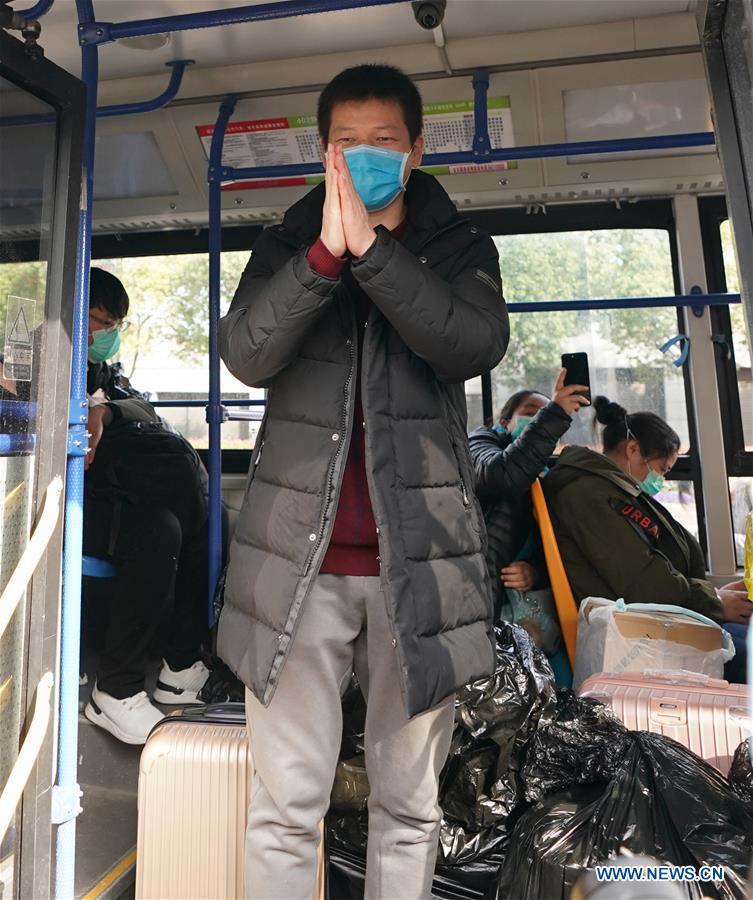 CHINA-WUHAN-HUBEI-CURED PATIENT-DISCHARGE (CN)