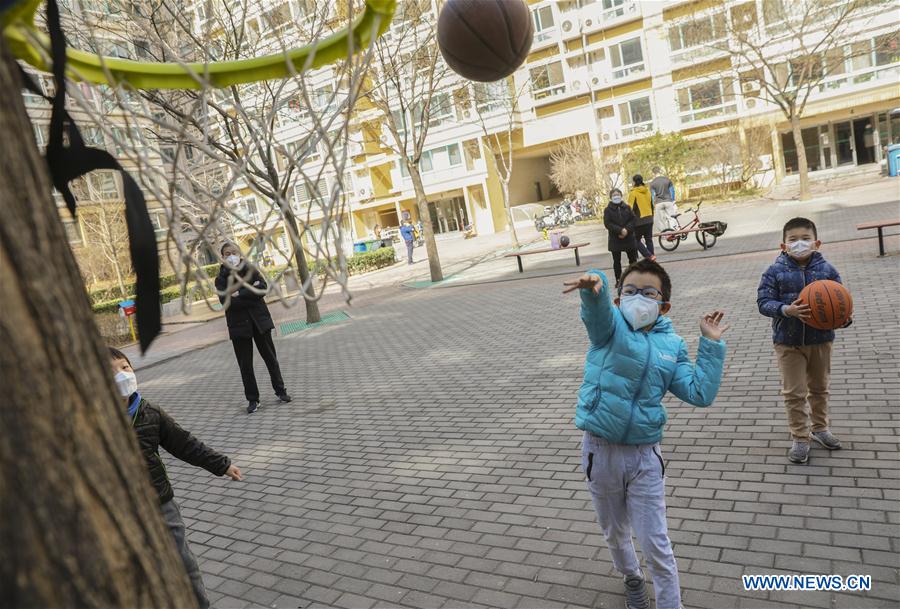 CHINA-BEIJING-SPRING-COMMUNITY-OUTDOOR EXERCISE (CN)