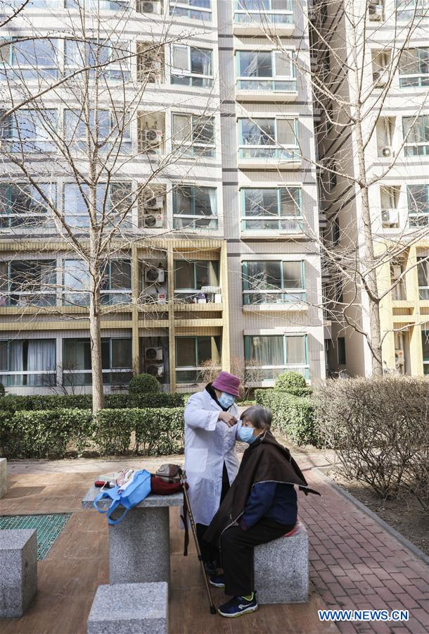 CHINA-BEIJING-COVID-19-COMMUNITY-VOLUNTARY BARBER (CN)