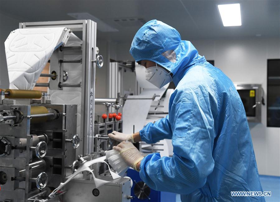 CHINA-BEIJING-COVID-19-FACIAL MASKS-PRODUCTION (CN)