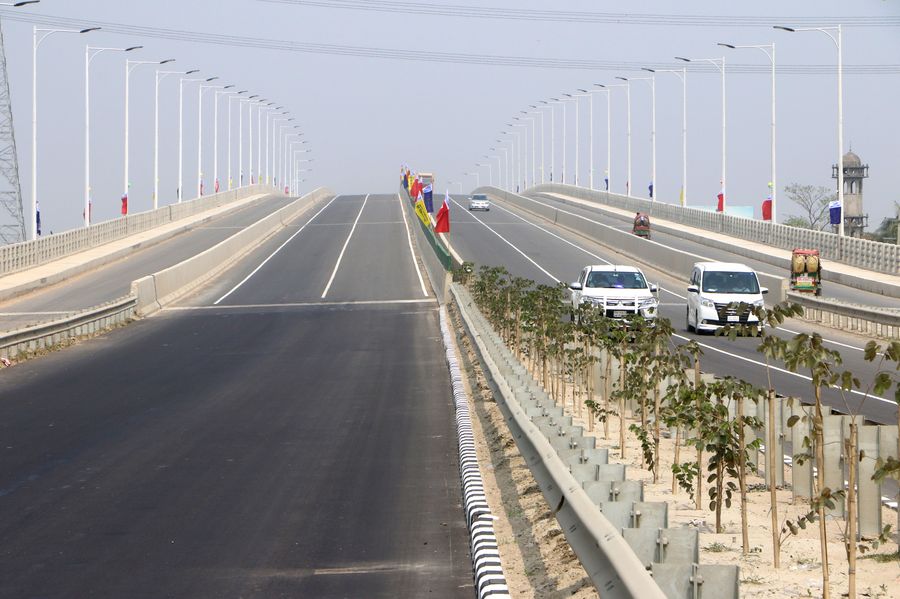 Bangladesh's first express highway connecting largest Padma bridge