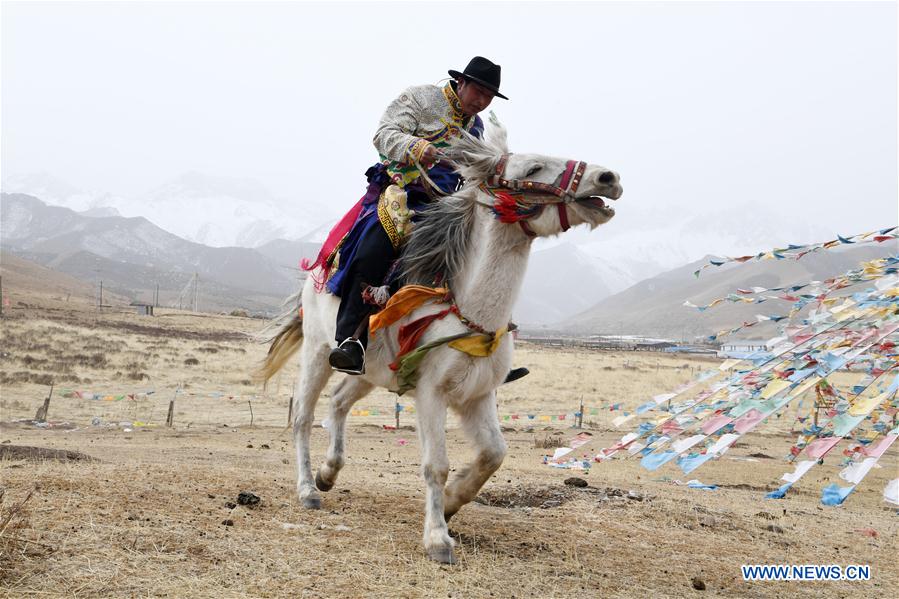 CHINA-GANSU-POVERTY ALLEVIATION-BREEDING-TOURISM-INDUSTRY (CN)