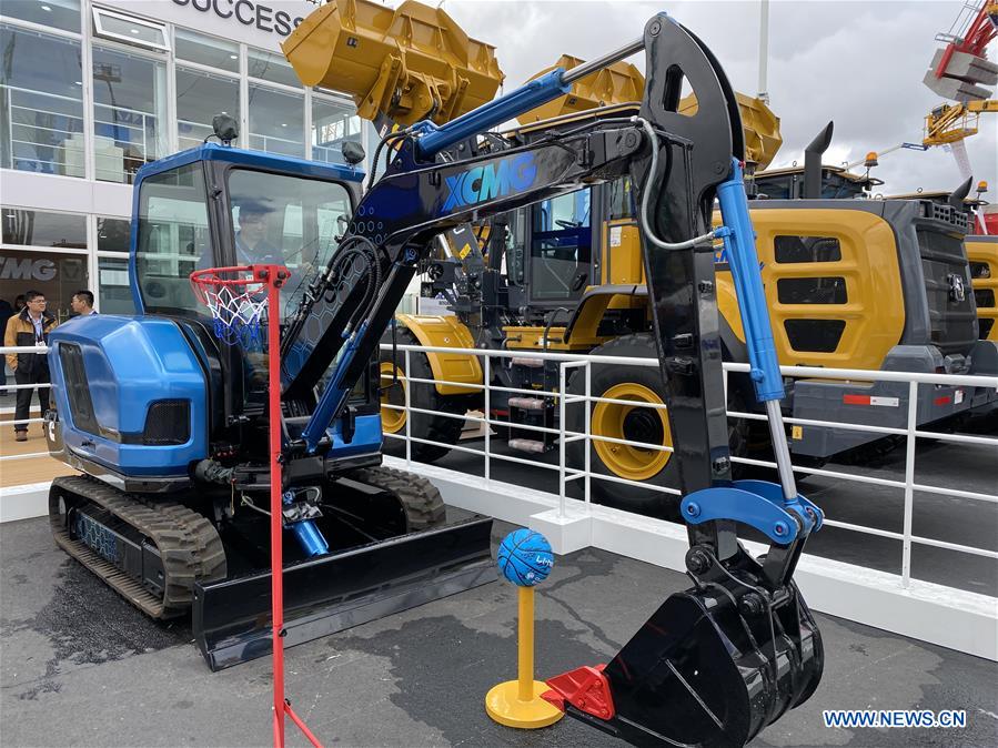 U.S.-LAS VEGAS-CONEXPO-CON/AGG-CHINA-XCMG-ALL-ELECTRIC EXCAVATOR-"BLUE BOY"