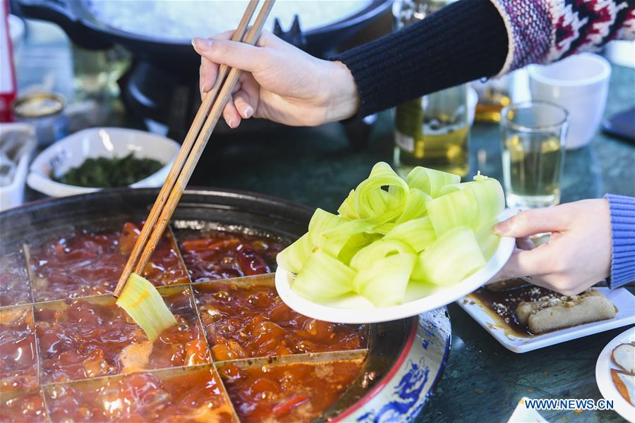 CHINA-CHONGQING-COVID-19-RESTAURANT-REOPENING (CN)