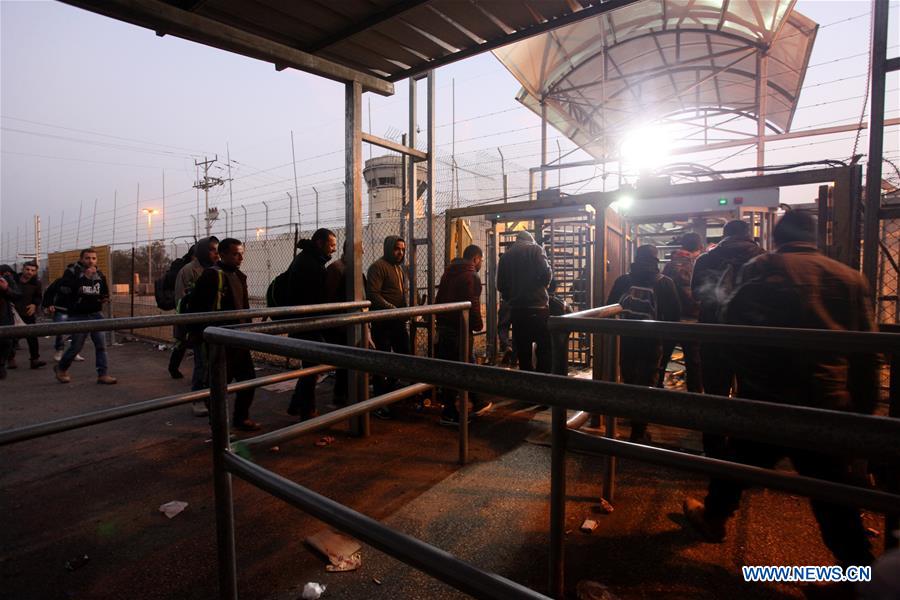 MIDEAST-WEST BANK-QALQILYA-WORKERS