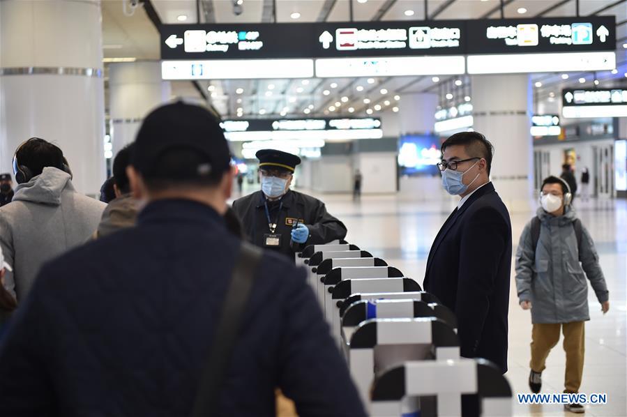 CHINA-BEIJING-SUBWAY-MORNING PEAK-COVID-19 (CN)