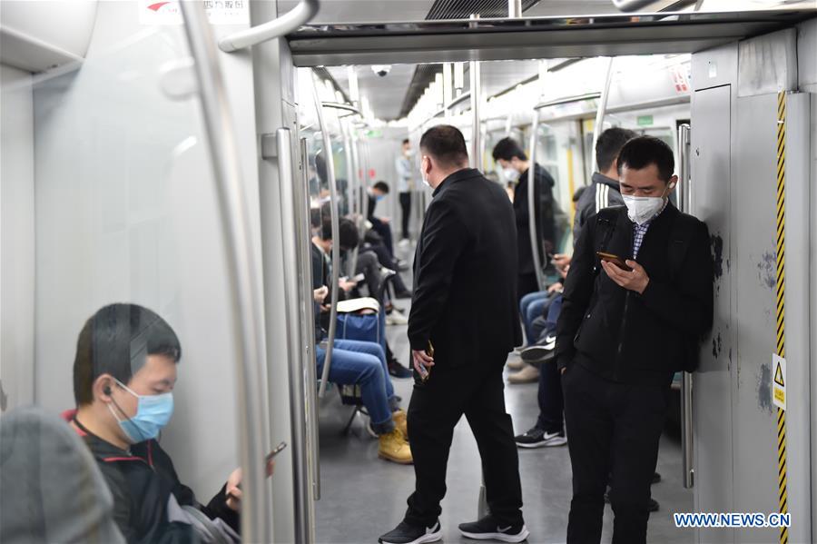CHINA-BEIJING-SUBWAY-MORNING PEAK-COVID-19 (CN)