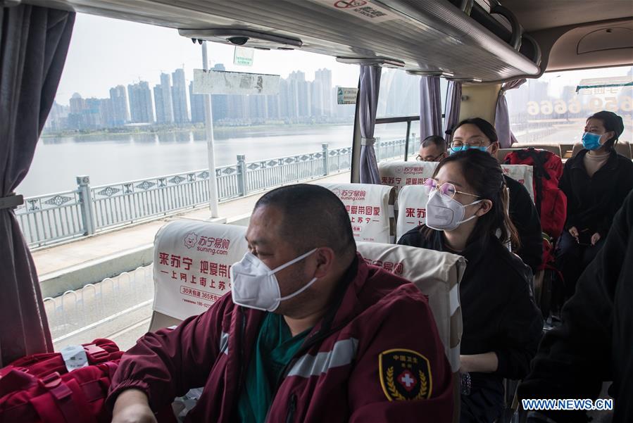 CHINA-WUHAN-COVID-19-MEDICS-DEPARTURE (CN)