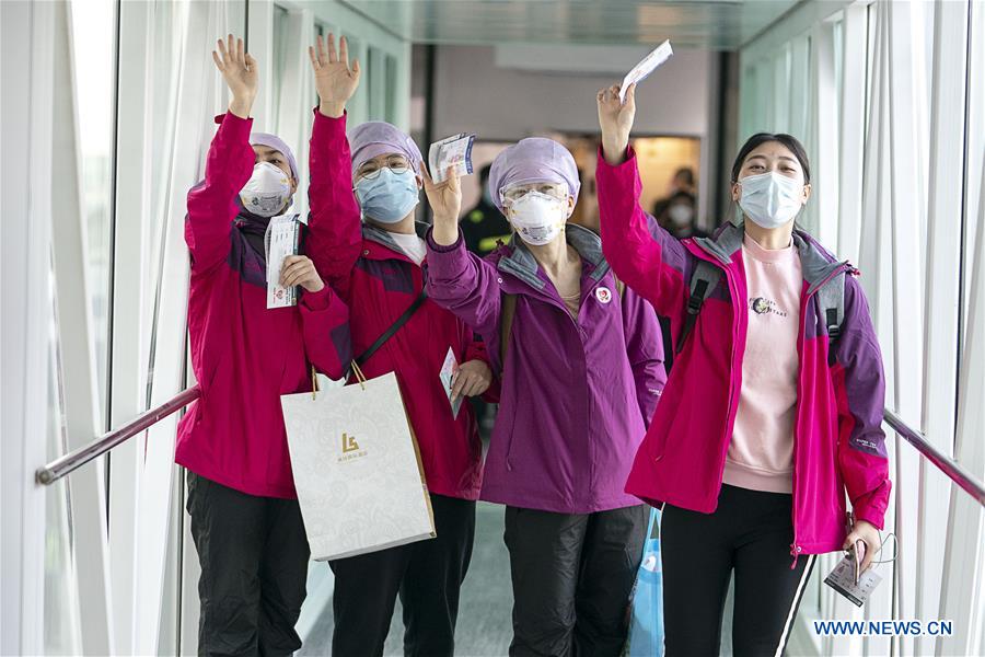 CHINA-WUHAN-COVID-19-MEDICS-DEPARTURE (CN)