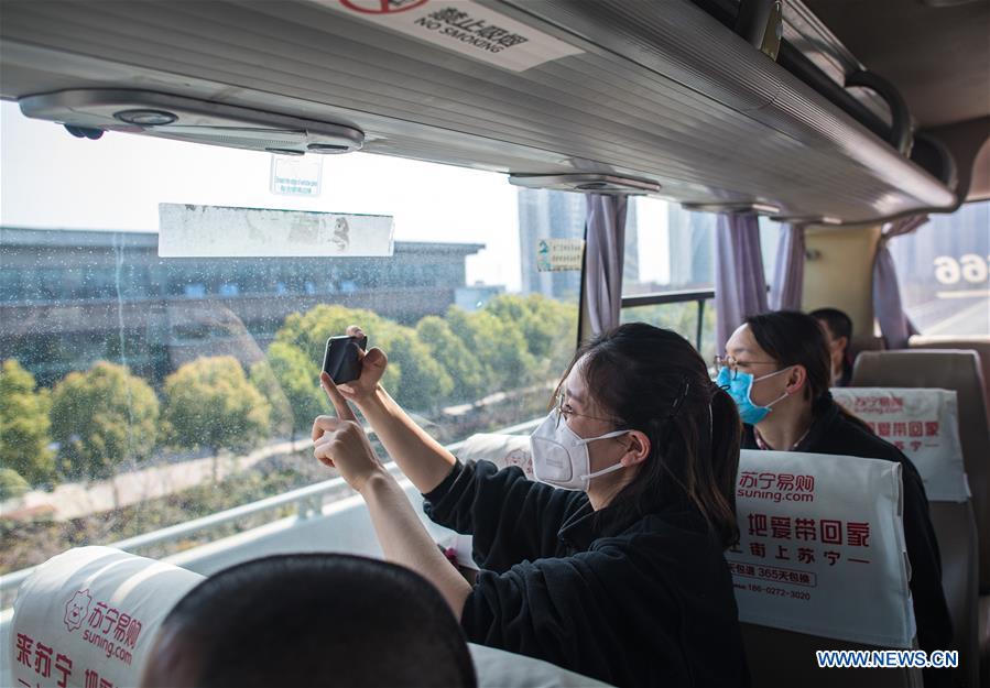 CHINA-WUHAN-COVID-19-MEDICS-DEPARTURE (CN)
