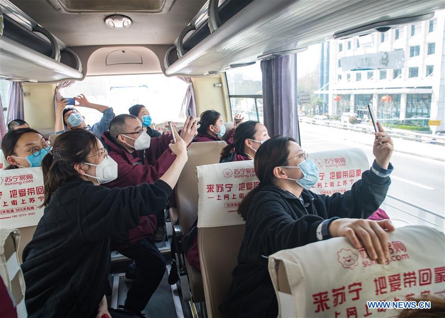 CHINA-WUHAN-COVID-19-MEDICS-DEPARTURE (CN)