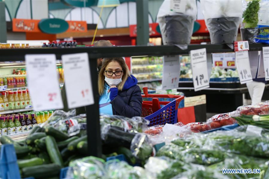 BELGIUM-BRUSSELS-COVID-19-SUPERMARKET-STOCKPILING