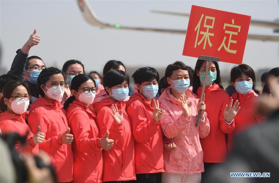 CHINA-COVID-19-MEDICS-RETURN HOME-ARRIVAL (CN)