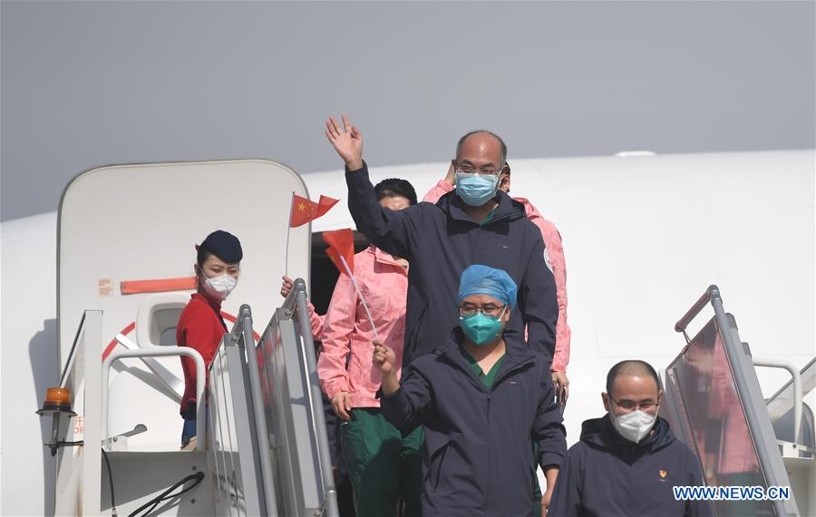 CHINA-COVID-19-MEDICS-RETURN HOME-ARRIVAL (CN)